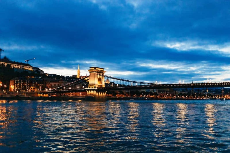 Budapest: Prosecco Dinner Cruise with Live Music - Service and Staff: Why It Feels Smooth When You’re Eating and Touring