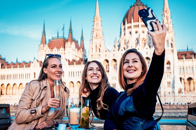 Budapest River Cruise with 1 Free Tokaj Frizzante and Audio Guide - The Danube Route, Stop by Stop: From Gellért Hill to Fisherman’s Bastion Views