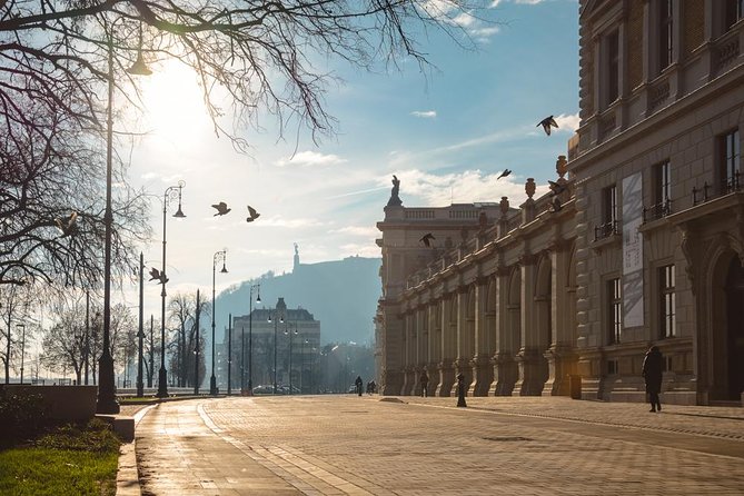 Budapest Romantic Private Tuk Tuk Tour - Gellért Hill viewpoints: Liberty Statue and Citadella in short, punchy stops