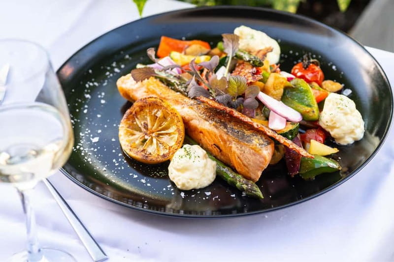 Budapest: Rudas Turkish Bath or Spa Day Pass & 3-Course Meal - Rudas Bistro 3-course meal: how to make the reservation time work