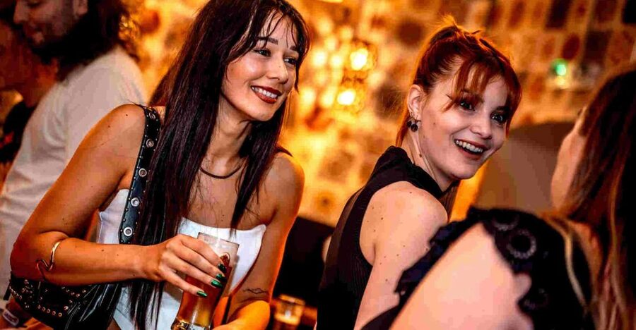 Budapest: Ruin Bar Pub Crawl with Entry Tickets - Meeting at Becketts, and why the 5-hour plan works
