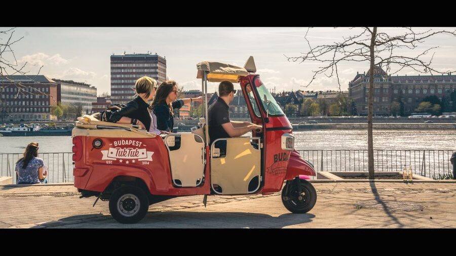 Budapest: Scenic Tuk Tuk Tour - Castle Garden Bazaar: a Buda-side stop that adds variety