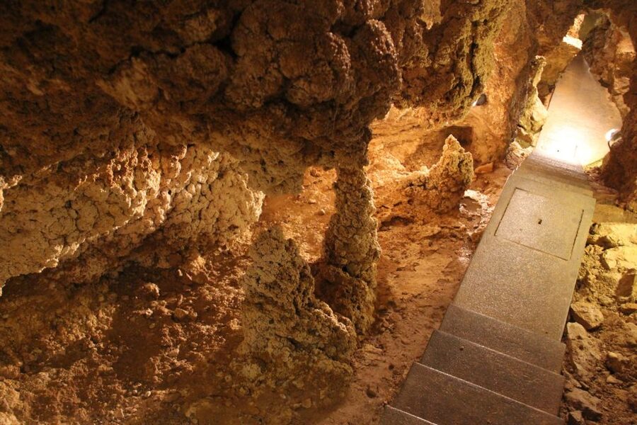 Budapest: Semlő-hegyi & Pál-völgyi Caves Guided Walking Tour - Price and Value: What You Pay for at $52