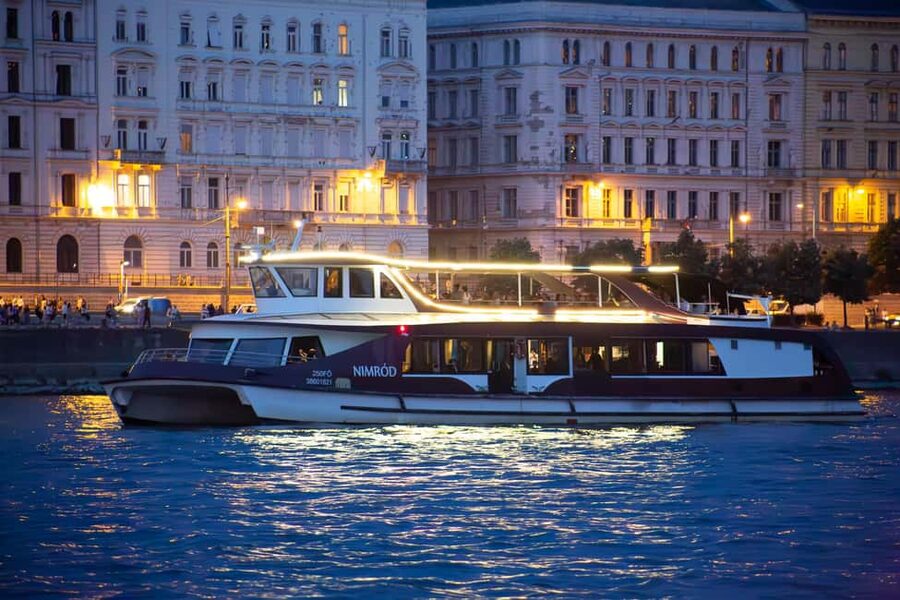 Budapest Sightseeing Cruise with Welcome Drink - A 60-Minute Danube Cruise That Fits Real Travel Days