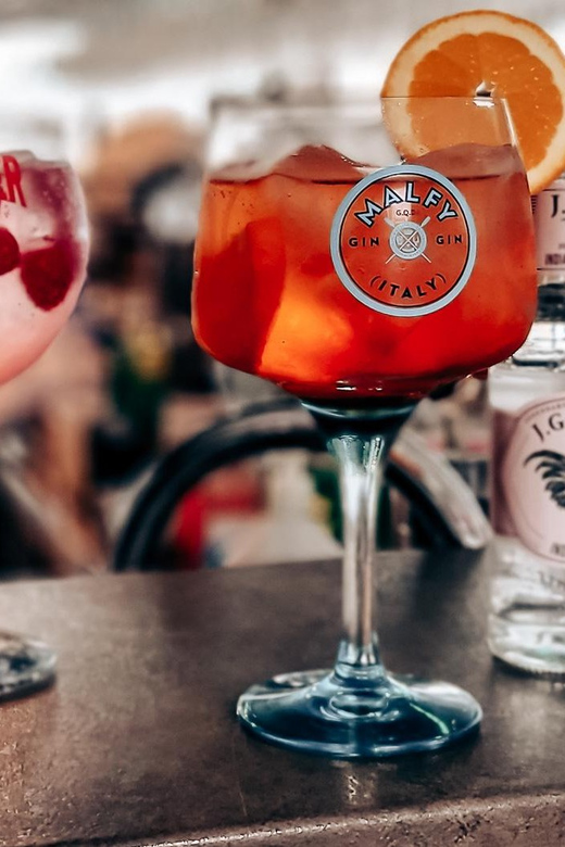 Budapest Sightseeing Cruise with Welcome Drink - Deck Strategy: Where to Sit for Photos
