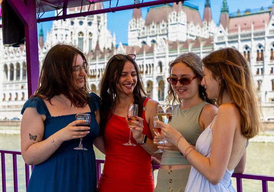 Budapest Sightseeing Cruise with Welcome Drink - Where You Board at Dock 11 by Elizabeth Bridge