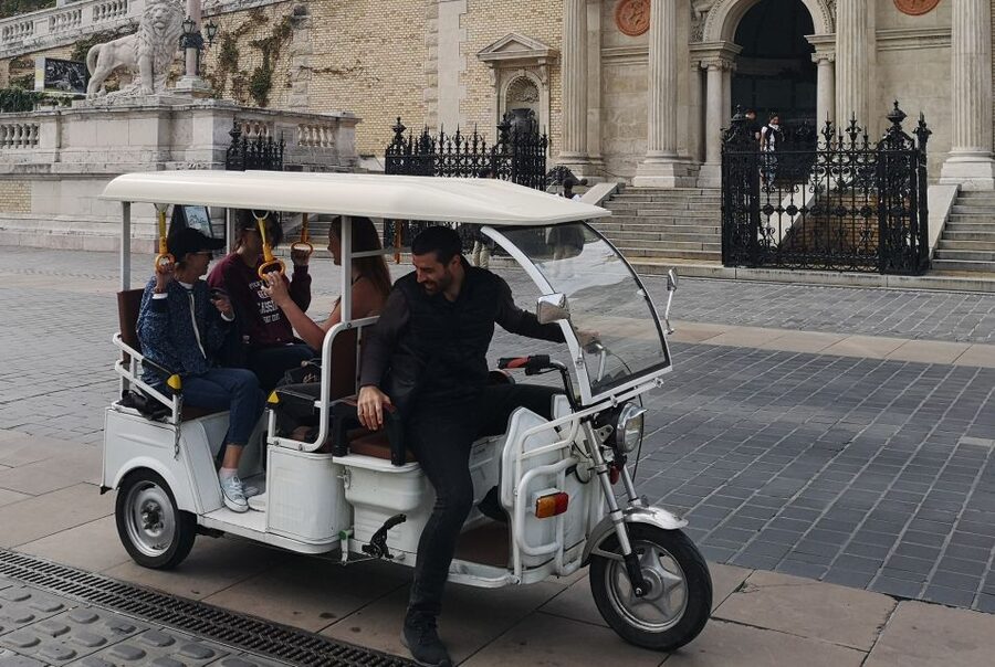 Budapest: Sightseeing Tour by Electric Tuktuk - Key things I’d circle in the booking