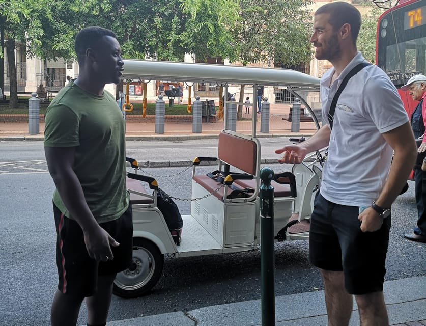 Budapest: Sightseeing Tour by Electric Tuktuk - Starting on the right note: where to meet and how the ride works
