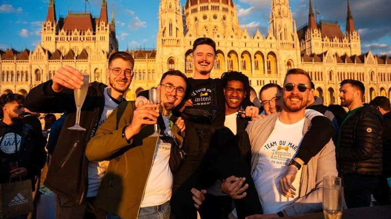 Budapest: Sip and Sail River Cruise with Unlimited Prosecco - Music, DJ energy, and where you can actually hear yourself think