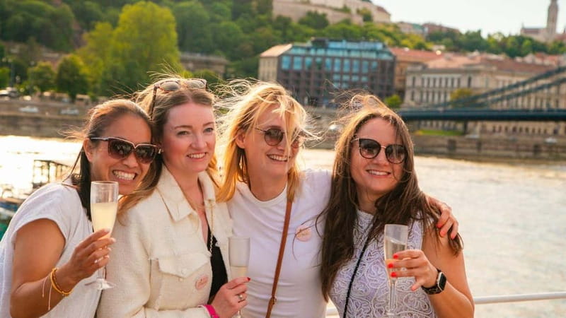 Budapest: Sip and Sail River Cruise with Unlimited Prosecco - Unlimited Prosecco, cocktail service, and how to pace the 90 to 95 minutes