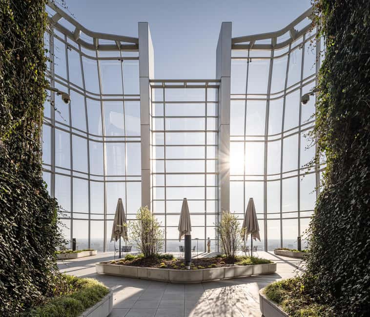 Budapest SkyDeck Tower – Panoramic Lift & Viewing Platform - The SkyDeck itself: views first, extras second