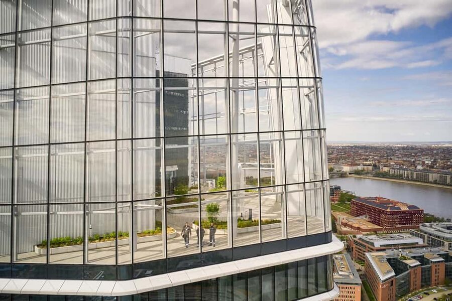 Budapest SkyDeck Tower – Panoramic Lift & Viewing Platform - Timing for photos, especially in winter light