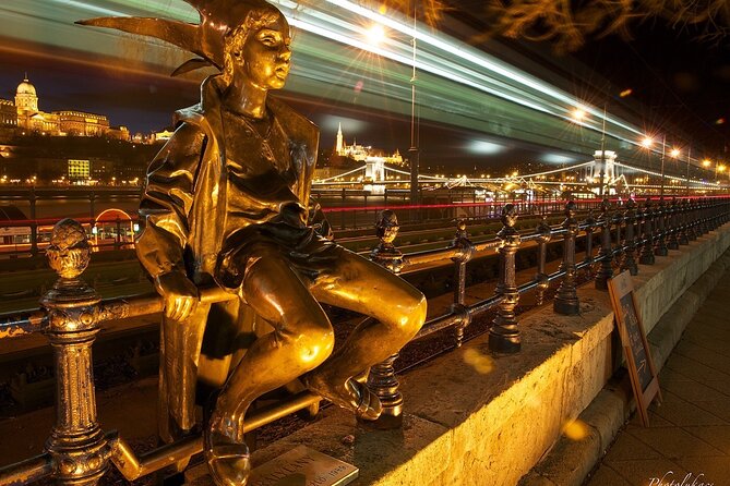 Budapest Street Photography by Lukacs Gabor - The golden hour sequence, and why it drives better photos