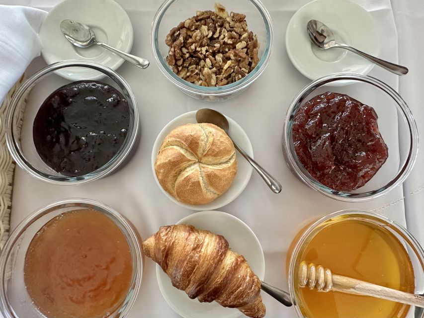Budapest: Summer Brunch & Cruise with Prosecco or Cake - Who should book this cruise, and who should think twice