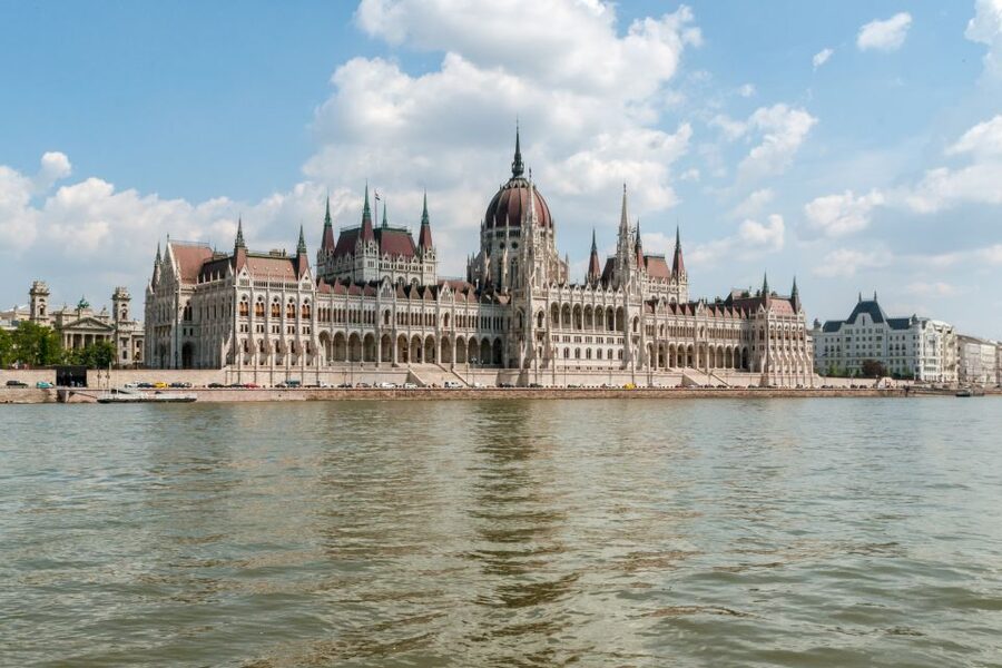 Budapest: Summer Brunch & Cruise with Prosecco or Cake - From Akademia Dock to the Parliament view, why this cruise works
