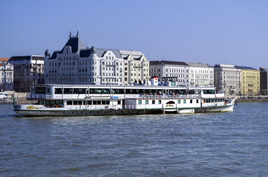 Budapest: Summer Brunch & Cruise with Prosecco or Cake - Passing landmarks in order, what to look for from the water