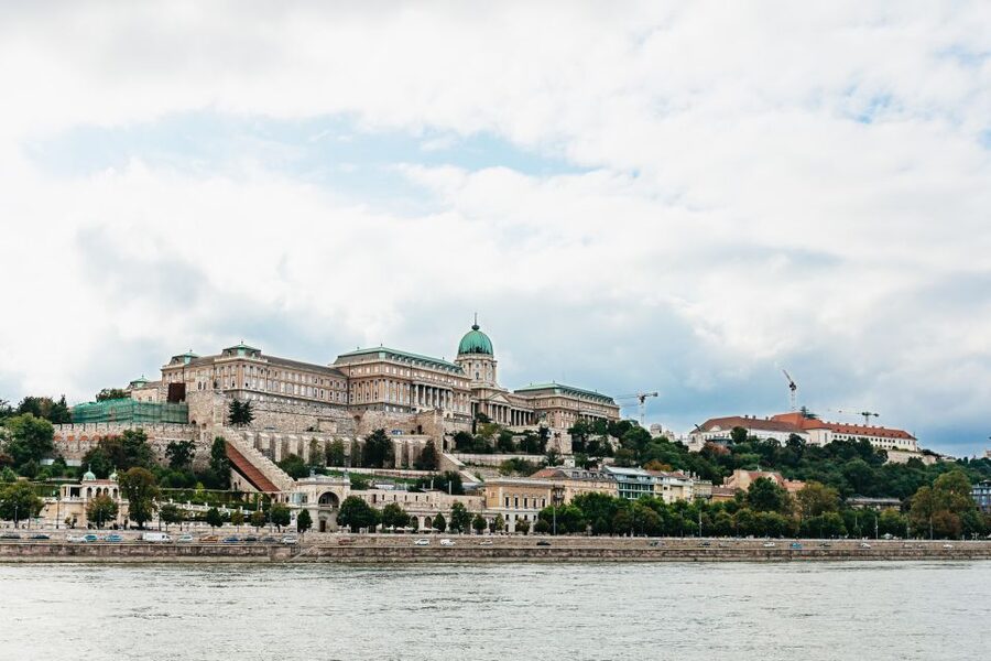 Budapest: Sunset Cocktail Cruise - Music, Party Energy, and the No-Commentary Setup