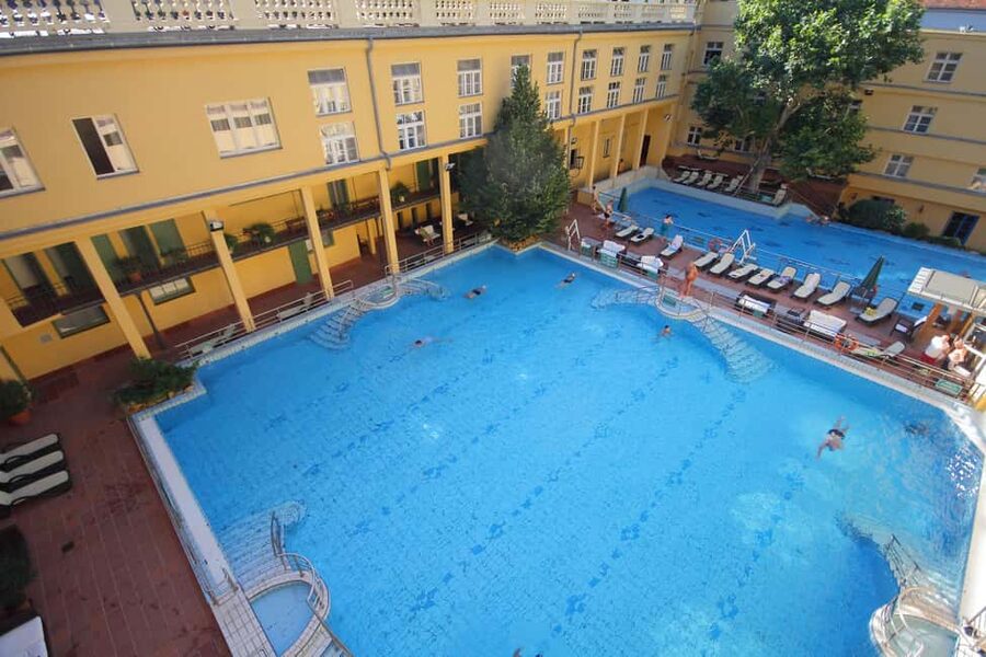 Budapest Super Saver: Spa, Basilica Tour, and Danube Cruise - Danube Night Cruise on Gróf Széchenyi at 7PM: Views, Music, and a Welcome Drink