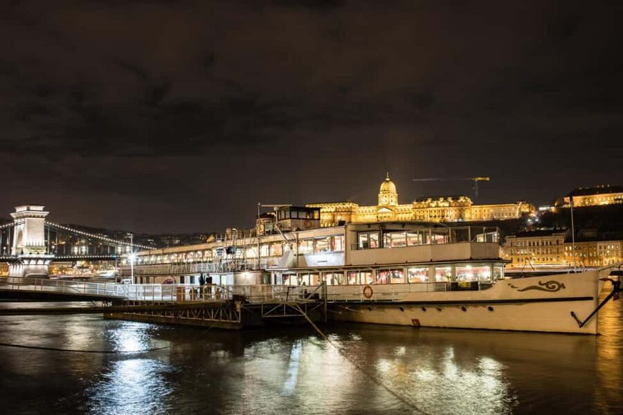 Budapest Super Saver: Spa, Basilica Tour, and Danube Cruise - Logistics Between Stops: The Real Skill Is Showing Up on Time