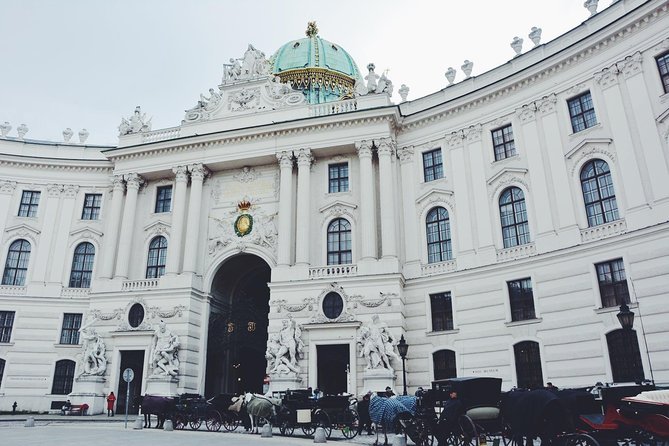 Budapest to Vienna Private Costumizable Day Tour with Lunch - A 12-hour Budapest to Vienna jump, built around comfort