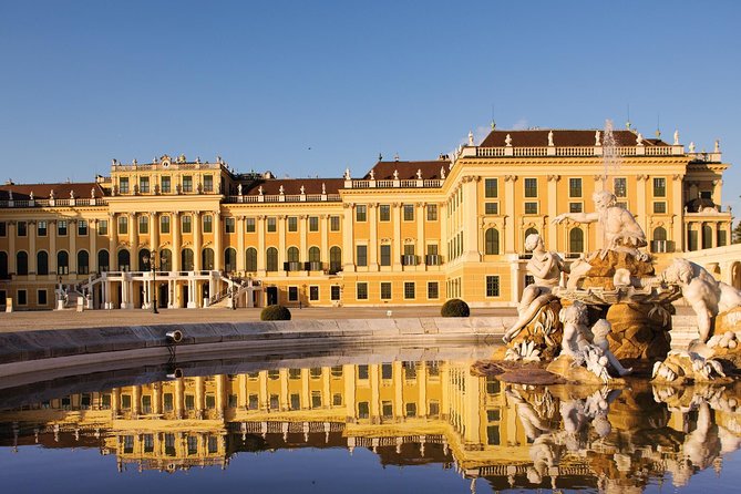 Budapest to Vienna Private Costumizable Day Tour with Lunch - Hofburg and the presidential palace vibe, in a short stop