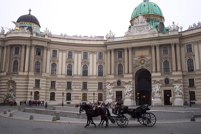 Budapest to Vienna Private Costumizable Day Tour with Lunch - St. Stephen’s Cathedral: the 343 steps option