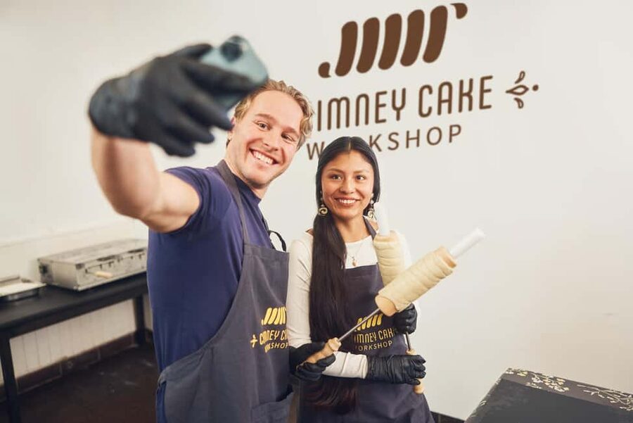 Budapest: Traditional Chimney Cake (Kürtőskalács) Workshop - Finding the venue in Budapest: the white door near number 11