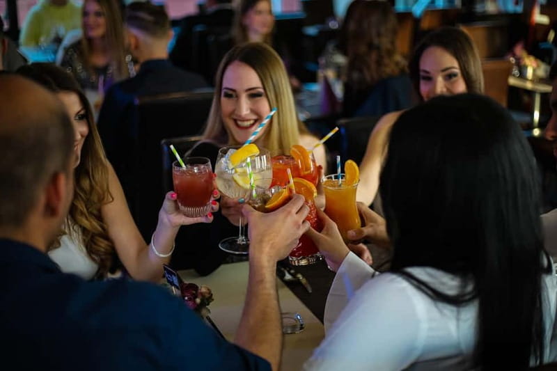 Budapest: Unlimited Drink Cruise - Food Rules, Snacks, and the Little Details That Keep It Easy