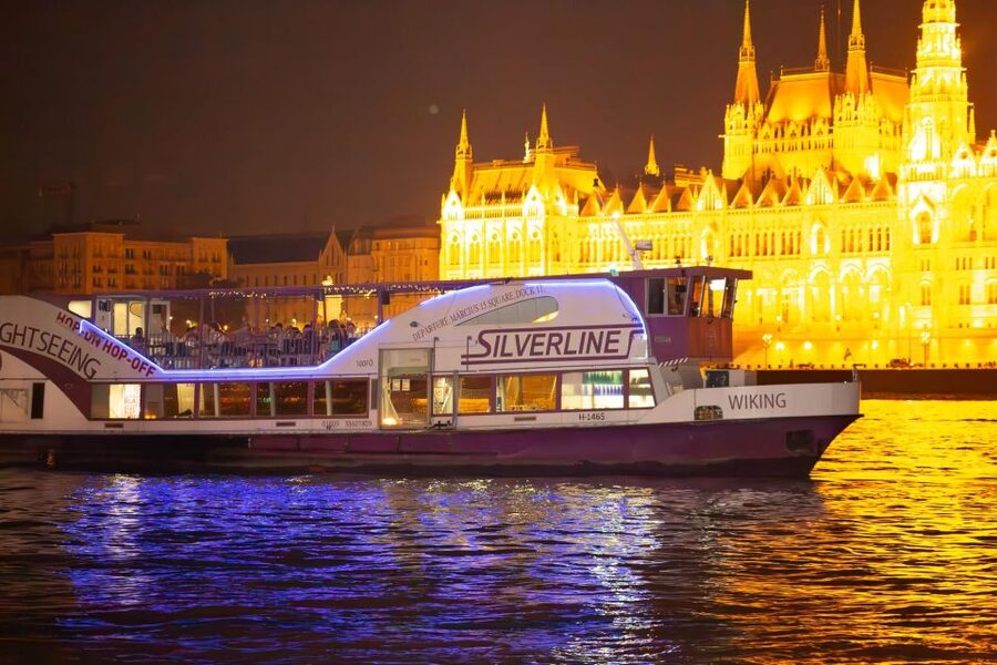 Budapest: Unlimited Prosecco and Wine Sightseeing Cruise - Price and value: does $41 make sense for unlimited drinks and one hour on the Danube?