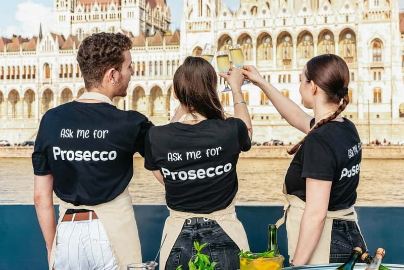 Budapest: Unlimited Prosecco, Beer and Aperol Spritz Cruise - Night Danube Views That Feel Like a Preview of Budapest