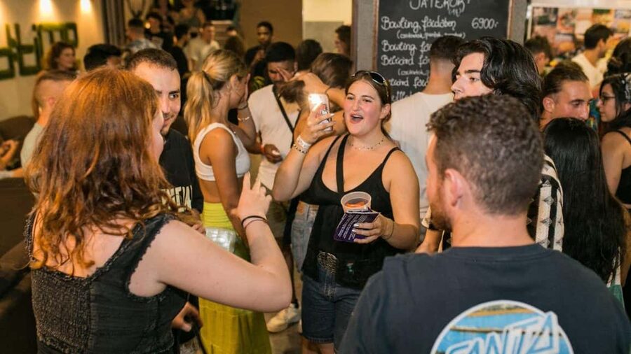 Budapest: Unmissable Bar Crawls with Shots & VIP Club Entry - Key points to know before you go