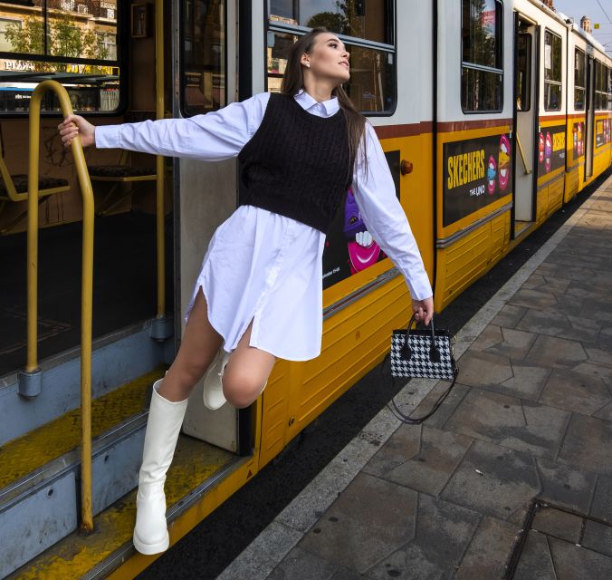 Budapest: Walking Tour and Photoshoot with Digital Photos - Footwear, walking pace, and who this is not ideal for