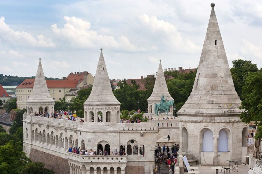 Budapest: Walking Tour in German - Buda Castle and the Castle Quarter: fortifications, royal spaces, and city views