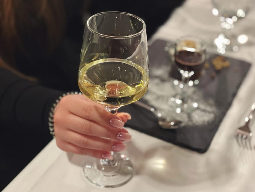 Budapest: Wine & Dine Cruise on the Danube - Live Rajkó music and the mood on the Danube