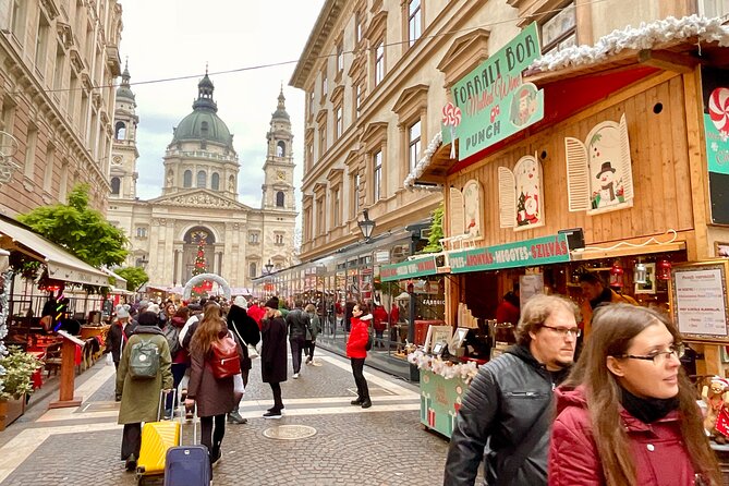 Budapest Wonderland - A Christmas Market Tour with Chimney Cake & Mulled Wine - Gresham Palace Area: A Landmark Pause That Adds Real Budapest Flavor