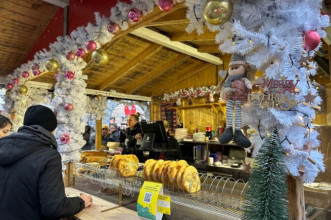 Budapest Wonderland - A Christmas Market Tour with Chimney Cake & Mulled Wine - Mulled Wine Warm-Up: A Spiced Comfort Break Done Right