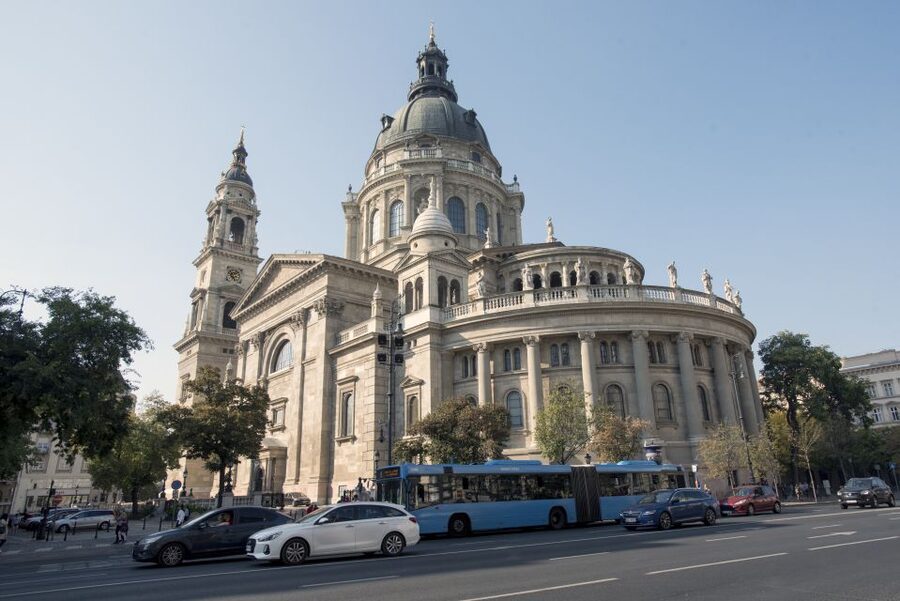 Castle District & Pest Driving Tour with Danube River Cruise - Castle District: Matthias Church and Fishermen’s Bastion in one walk