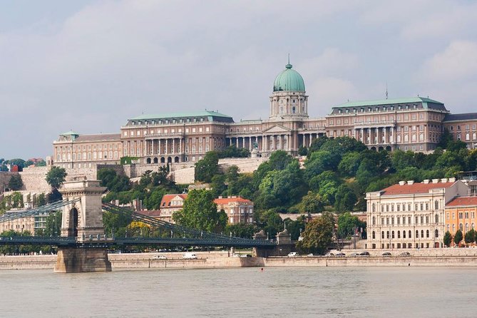 Classic Walk in Budapest - Buda Castle by Public Transport: Royal Terrace Views Without Stress