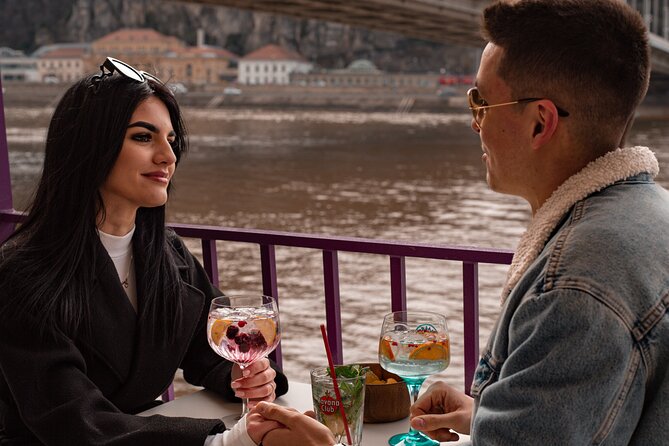 Cocktail Cruise and City Views on the Danube in Budapest - The main river run: Buda Castle, Castle District, and the night hill glow