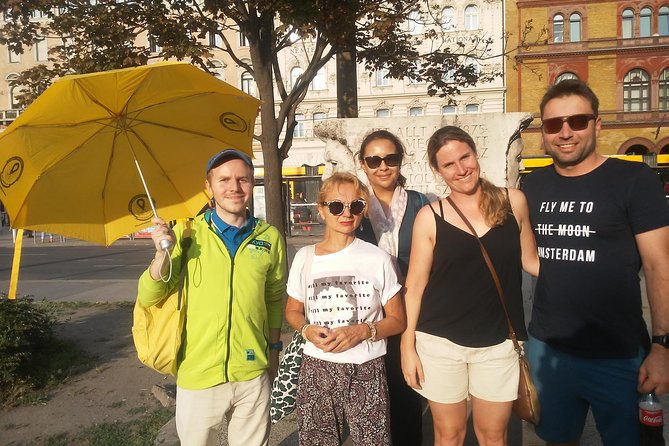 Communist History Evening Walking Tour of Budapest - What makes the guide style so effective on a walking format