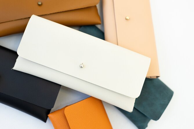Create a unique leather accessory in downtown Budapest! - The Tutorial Workflow: Tablet Video, Toolbox, and Instructor Support