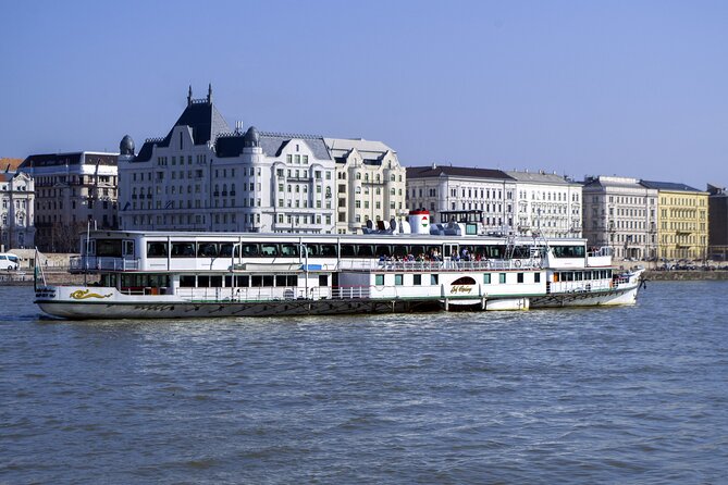 Daytime and Sunset Cruise on the Danube with Drink Options - Who should book this Danube cocktail and beer cruise?