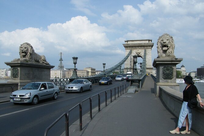 Essential Walking Tour - What makes the guides matter on this tour