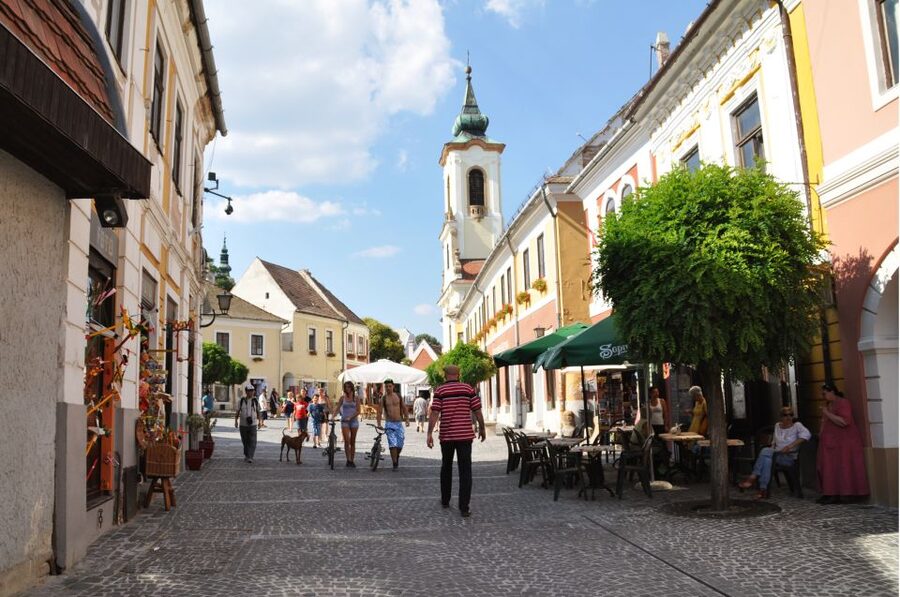 From Budapest: Szentendre Half-Day Tour - Danube boat return to Budapest, and what changes on different days