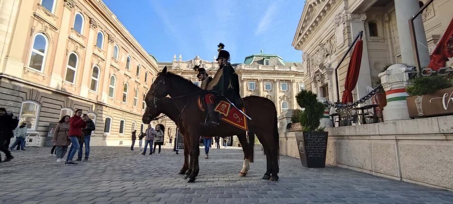 German guided tour through Budapest's castle district - Why the Castle District works in a 2-hour guided walk