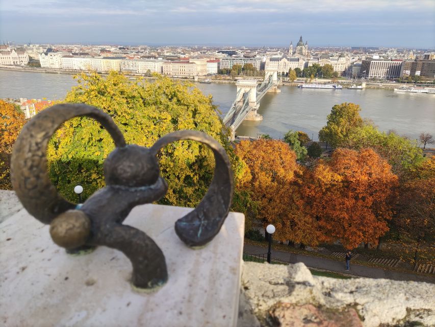 German guided tour through Budapest's castle district - Buda Castle Caves, Royal Stables, and the power center feeling