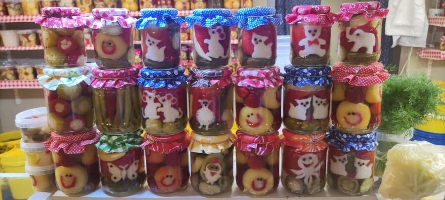German tour in the Market Hall of Budapest with tastings - Cold tastings that show you what Hungarian food actually tastes like