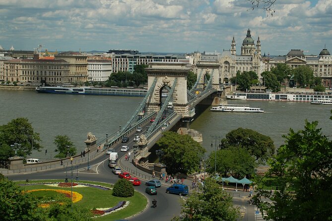 Grand City Tour - Citadel stop: the viewpoint logic behind the city