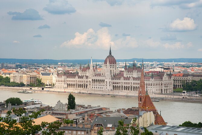 Guided Tour in Budapest Castle District - Stop 4: Matthias Church, the optional interior, and the 4 EUR ticket
