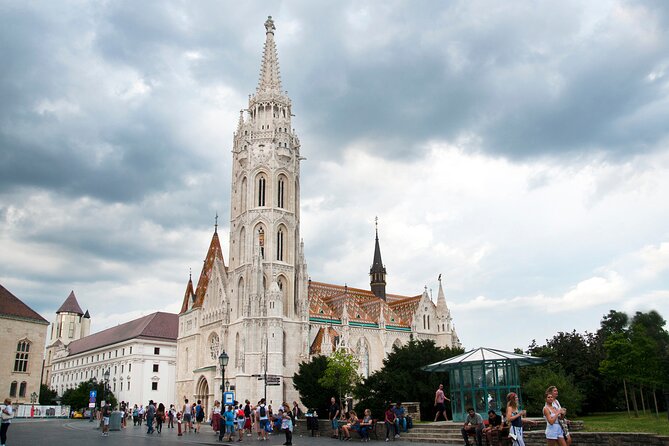 Guided Tour in Budapest Castle District - The guide quality: what you are paying for